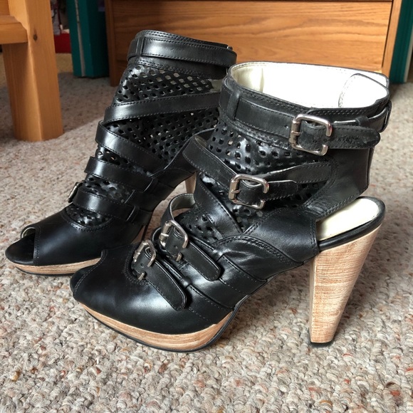 ✨ black leather ankle booties ✨ - Picture 3 of 12
